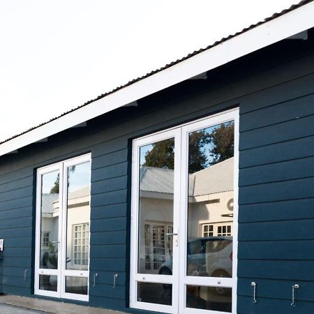 Serenity Living Hotell Willows Exteriör bild