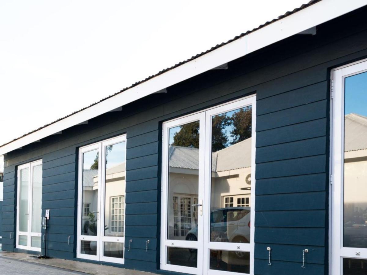 Serenity Living Hotell Willows Exteriör bild